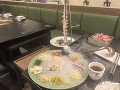 -得意咚瓜·顺德鱼生·冬瓜火锅(深圳首店)