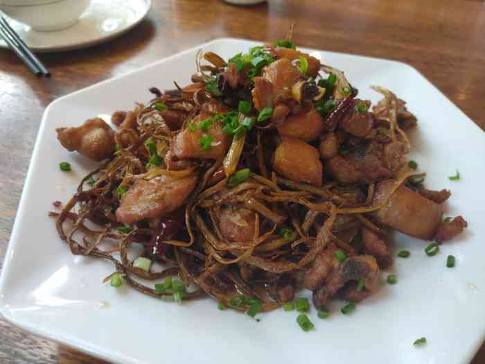 晨农生态园私房菜餐厅-"今天公司聚会来到了这里,环境很好,很优雅.