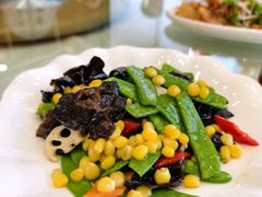 -李连贵熏肉美食酒楼(东市商贸店)