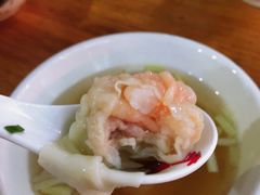 饱满的虾和蟹子-曾仔竹升面