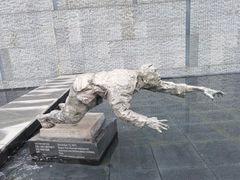 -侵华日军南京大屠杀遇难同胞纪念馆-停车场