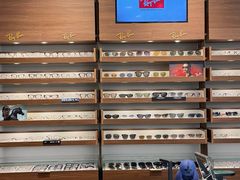 -LensCrafters亮视点(港汇恒隆广场店)