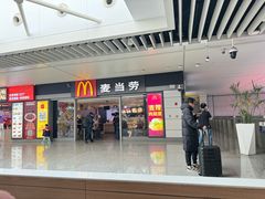 -麦当劳(上海虹桥站30B检票口楼上)