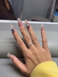 -小黑瓶美甲美睫