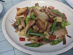 -土砂锅生态山庄·非遗砂锅雅鱼