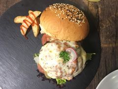 -HIGH FIVE哈福手工汉堡(桂林路店)