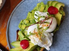 牛油果温泉蛋吐司-O'mills Sourdough Bakery&Bistro(永嘉路店)
