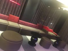 -桔子酒店(上海西藏北路地铁站店)