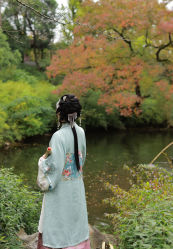 -一揽芳华汉服旗袍体验馆(拙政园店)