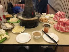 -洞庭洲·防空洞火锅·烧烤·铜锅涮肉(新百广场店)