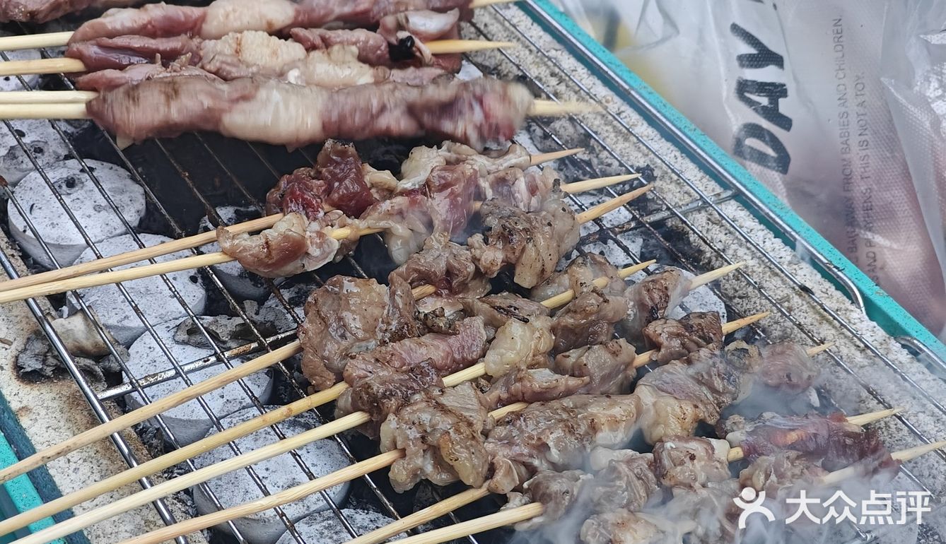 是第一次烧烤呀