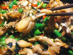 炭烧牛蛙平锅紫苏味-蘭奢雅集·江浙菜(青山江滩店)