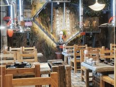 大堂-破瓦寒窑·地摊烤羊排