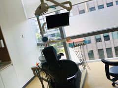 -瑞尔齿科(上海长风大悦城店)