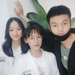 -BULB STUDIO 巴柏明星发型工作室