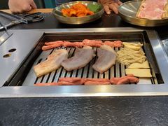 -臻牛烤肉