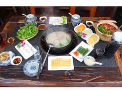 -大匠工房古船木艺术餐厅·猪肚鸡专门店(长白仙岛店)