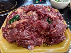 新鲜黄牛肉-黄利砖万峰林布依特色酸笋牛肉馆