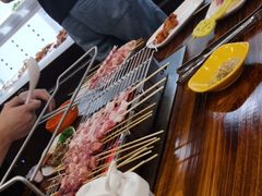 -哈尔滨小酒馆·鲜肉现穿自助烧烤(康新花园店)