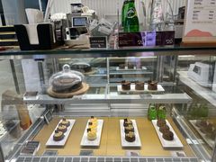 面包甜点陈列柜-GODIVA(王府井apm店)