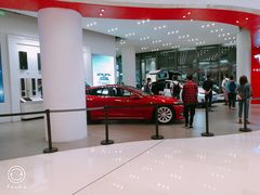 -TESLA 特斯拉(广州天环广场体验店)