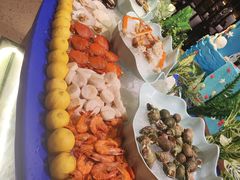 -广州万富希尔顿酒店·感趣自助餐厅·金秋蟹宴生蚝海鲜刺身