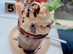 草莓优格奶昔-MIKAKU(万达广场上海宝山店)