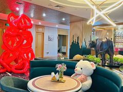 -华凌牛庄西餐厅(乌鲁木齐华凌美爵大饭店)