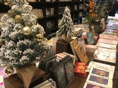 -钟书阁(松江泰晤士小镇店)