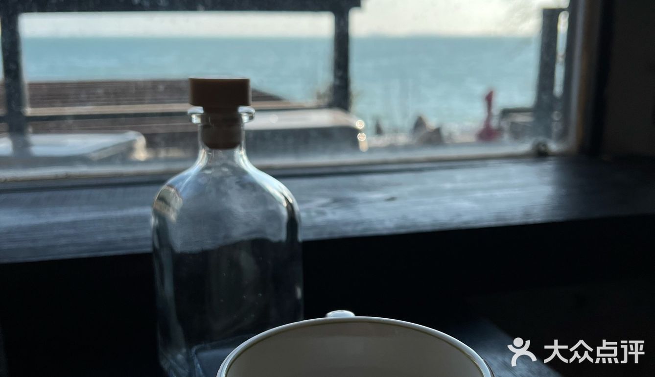 沉静海边复古咖啡店打卡威尔德美式咖啡酒屋