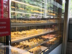 面包甜点陈列柜-凯司令西点房(虹桥路站店)