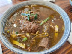 精选酸菜牛腱子面-陈八两面家(华孚写字楼店)
