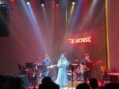 -TZ House音乐现场(来福士中心店)