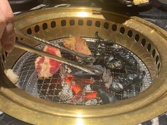 -山川小町·极番烧肉(新地假日广场店)