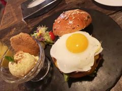 -HIGH FIVE哈福手工汉堡(桂林路店)