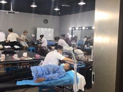 -粤港芭莎美容美发化妆学校