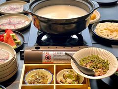 -牛牛和牛海鲜粥底火锅(长虹国际城店)