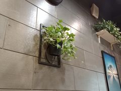 -愉肴麻辣香锅(中山路店)