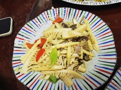 -天天向上素食餐厅(五台山店)