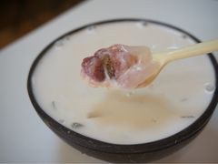 -志龙皇冠吃货椰子铺