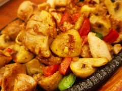 铁板黑胡椒蘑菇鸡-玛格萝妮比萨屋(四平店)