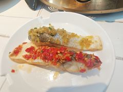 -阿瓦山寨·湘菜现炒·剁椒鱼头王(咸阳总店)