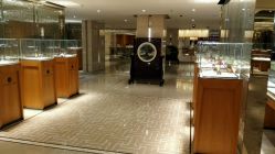 -北京七彩云南翡翠珠宝旗舰店(月坛店)