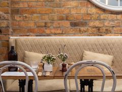 -FLOVIE FLORIST CAFE