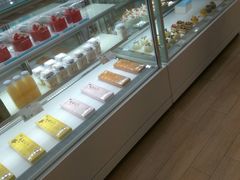 面包甜点陈列柜-好利来(梅江永旺店)