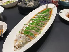 -忆江南·临江鱼馆