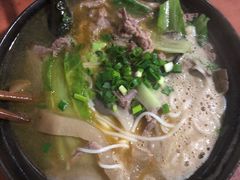 酸萝牛肉丝砂锅米线-李米线(武陵路店)