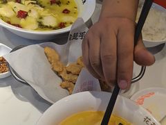 -渝是乎酸菜鱼·川渝小炒(新世界百货望京店)