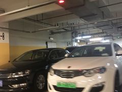 -虹桥天地-停车场