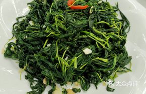 Stir-Fried Mustard Greens with Garlic